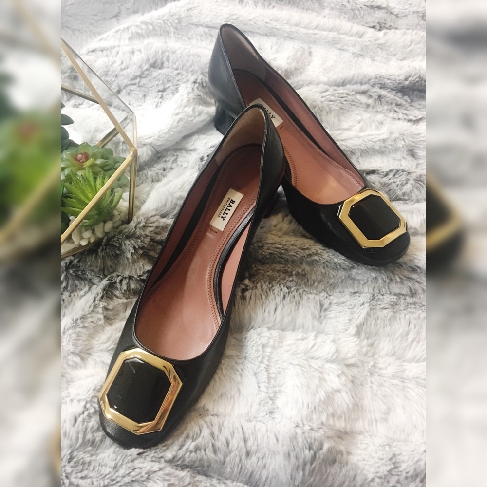 Bally leather pump (size 7)